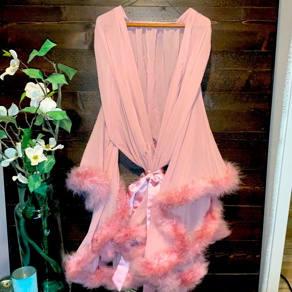 Old Hollywood illusion robe NWOT